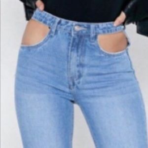Cut out pocket high waisted mom jean